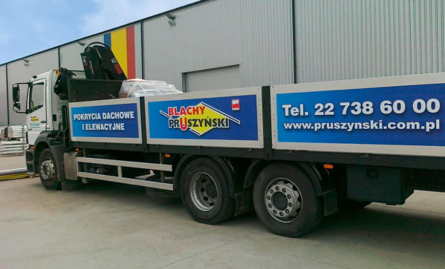 Jak bezpiecznie transportować pokrycia blaszane?